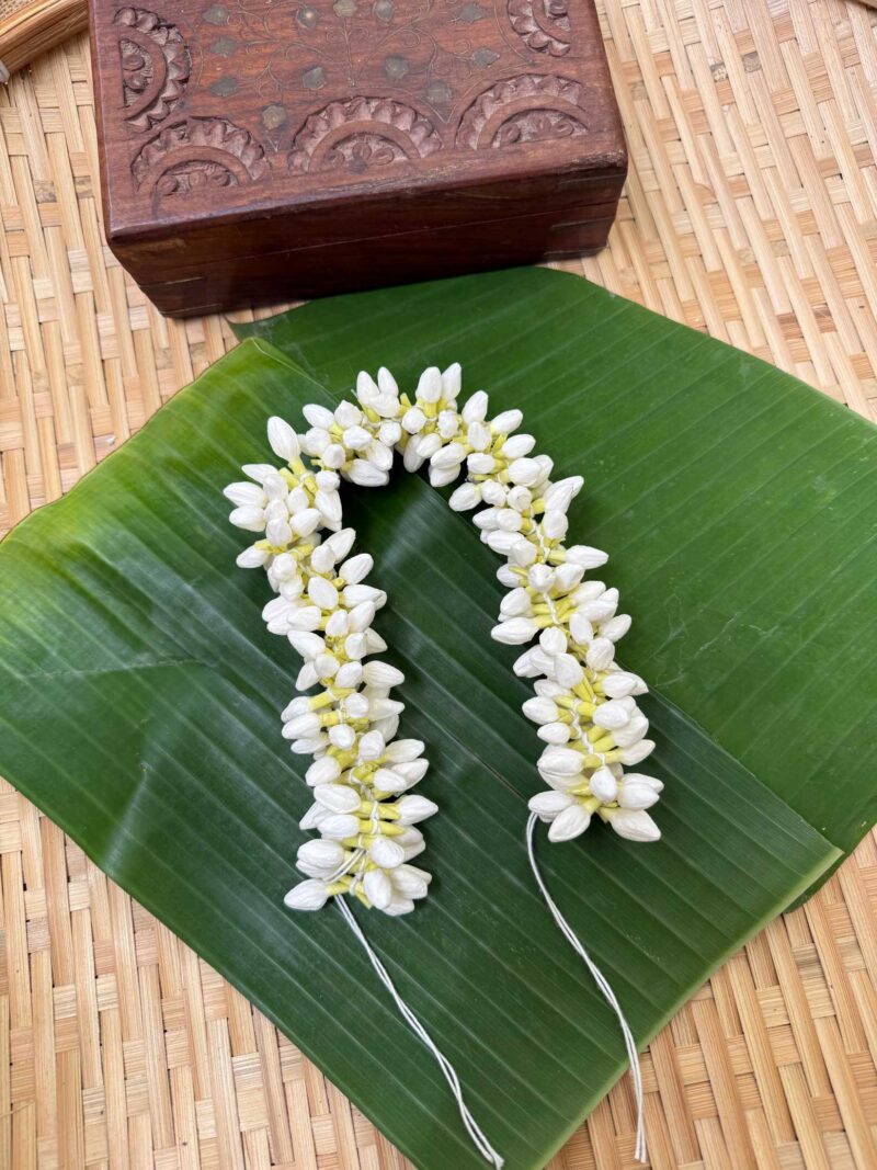 Real Look like Malli Poo/Jasmine Flower/Mallepuvu/Gajra (Small bud) – J12
