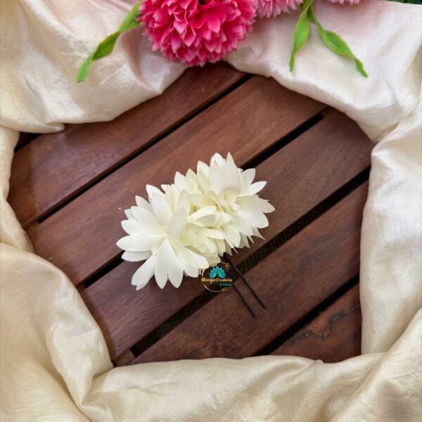 Real Look alike White Flower U Pin – J119