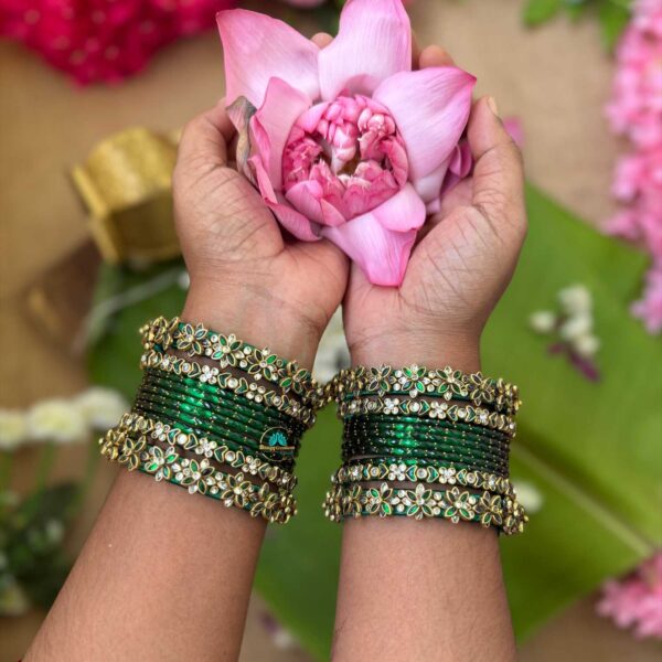 3D-Green & White Silk Thread with Glass Bangles Combo- BC370