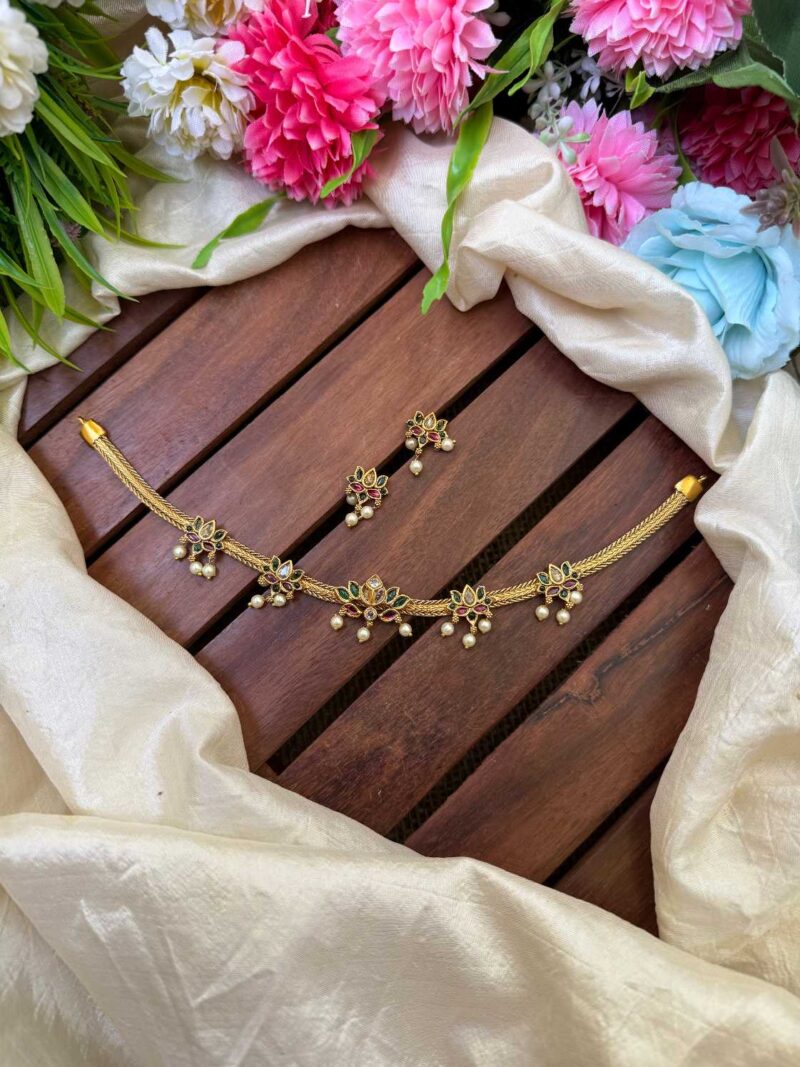 Fancy Red & Green Lotus Neck Set - IM65