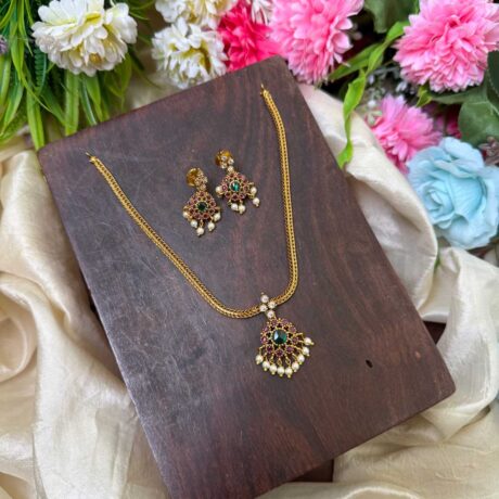 Gold Look Alike Ruby & Green Pendent Neck Chain- IM54