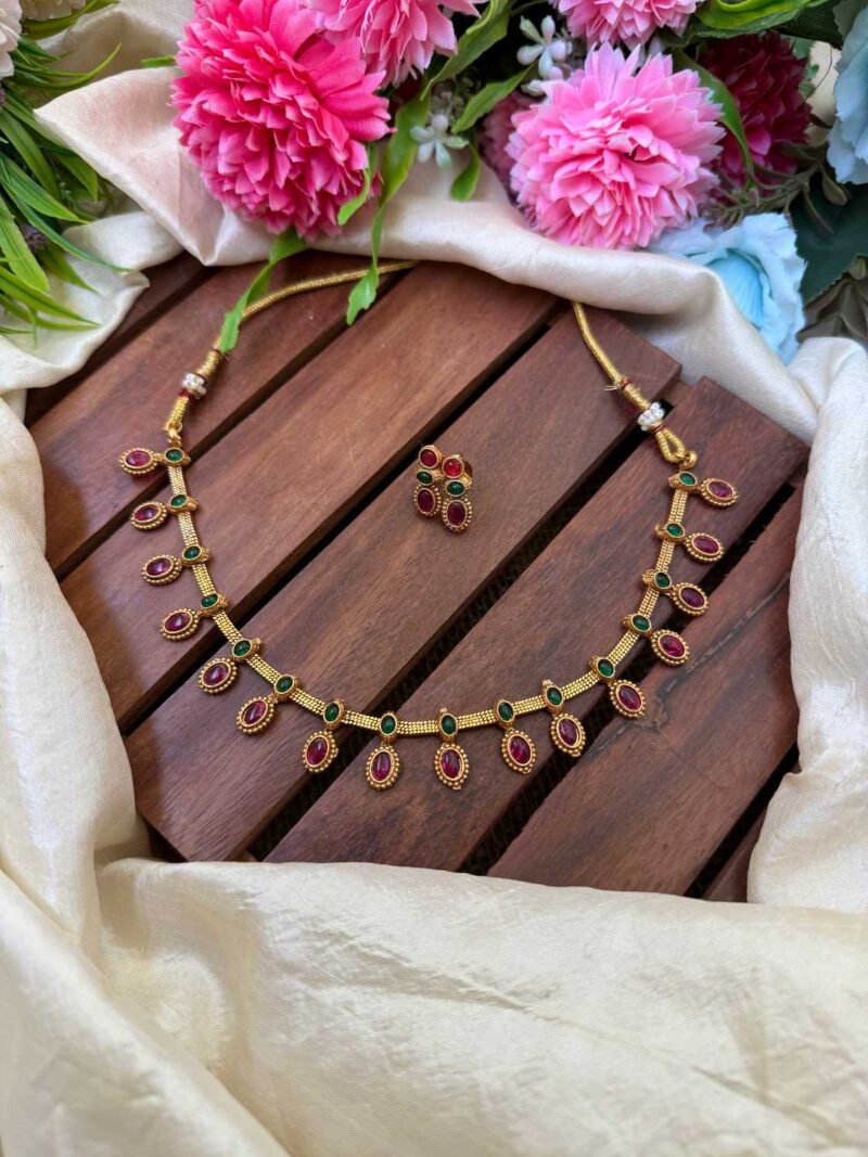 Simple Antique Drop Shape Red & Green AD Stone Neck Set- IM75