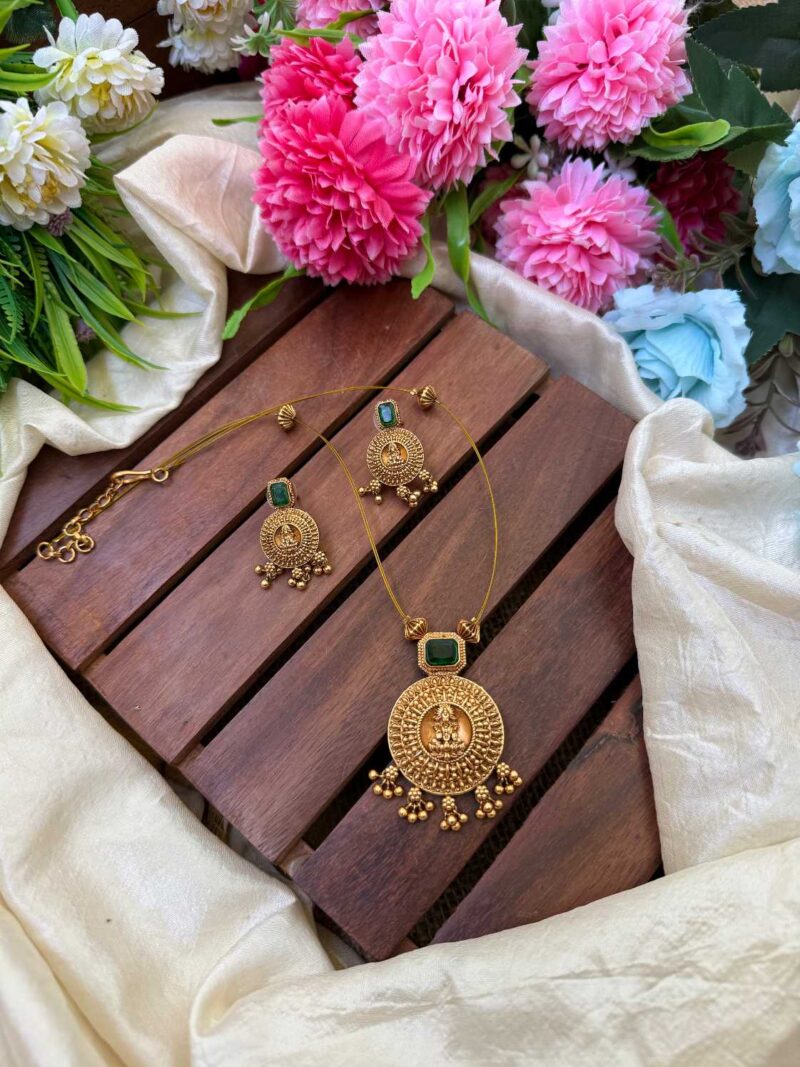 Invisible Antique Round Lakshmi Pendent Green Neck Set- IM120