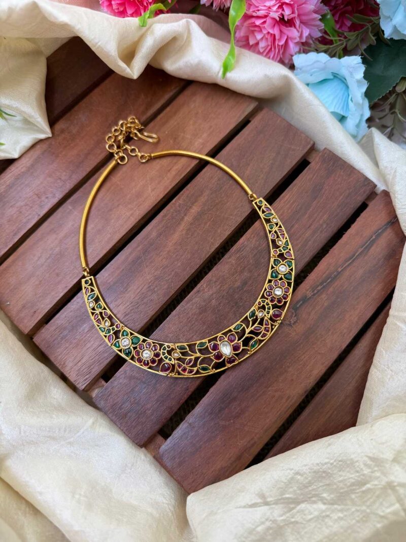 Unique Multi AD Stone Neck Set- IM102