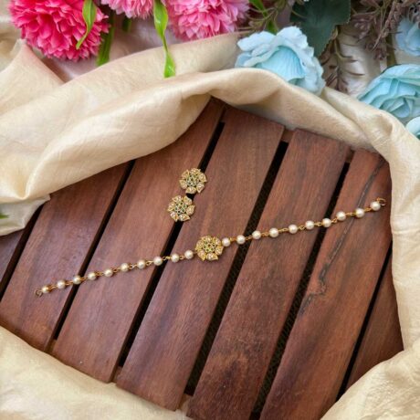 Unique Floral One Layer Pearl Choker- IM110