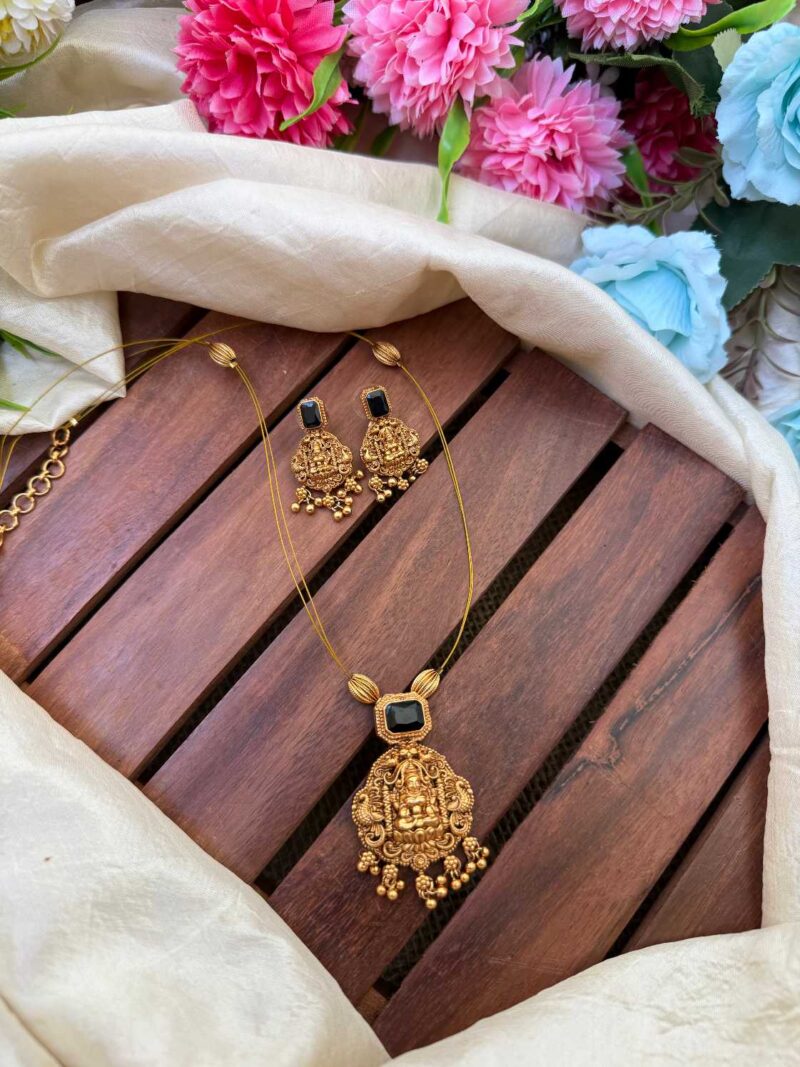 Invisible Antique Lakshmi Pendent Black Neck Set- IM114