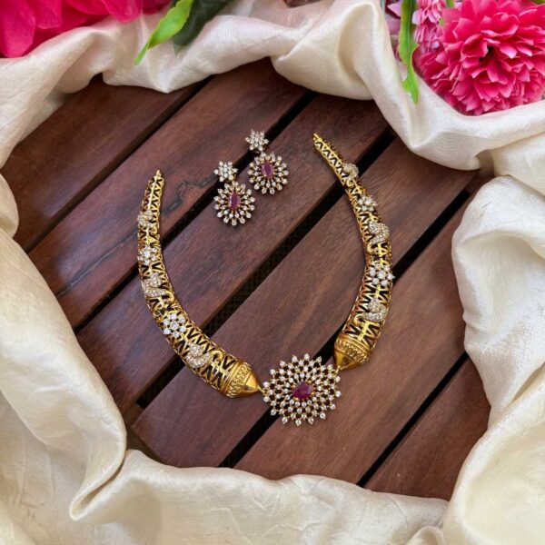 Antique Red & White AD Stone Short Neck set- IM23