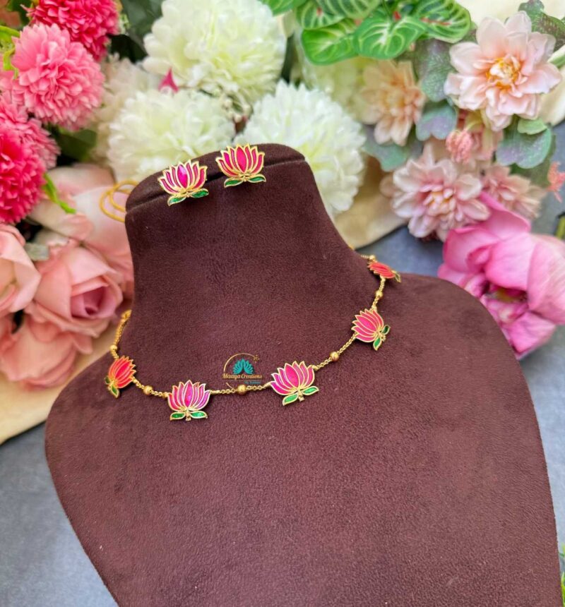 Lotus Imitation Choker- IM122