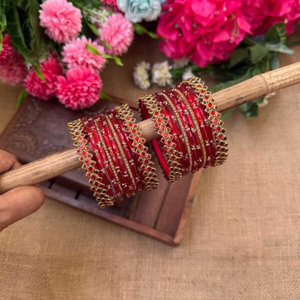 Red Small criss Cross Silk Thread Glass Bangles Combo - BC453