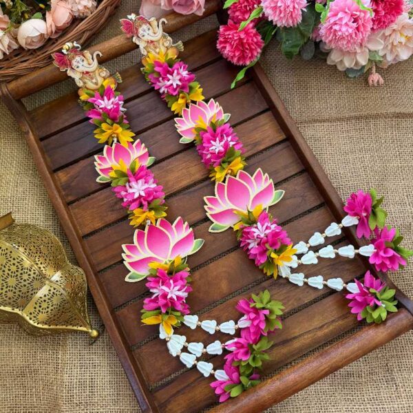 Ganesha's Lotus Bloom With Pichi Flower Hanging - TO2