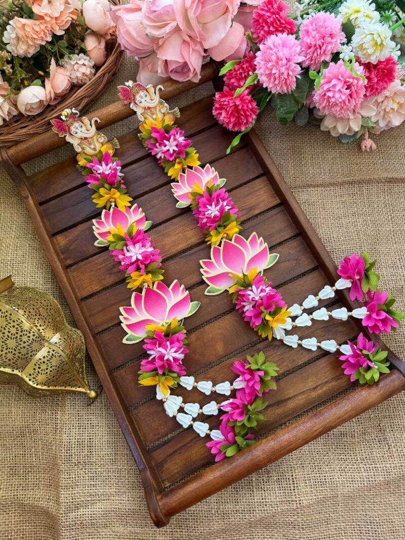 Ganesha's Lotus Bloom With Pichi Flower Hanging - TO2