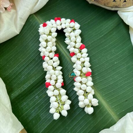 Mottu malli with Rose centre clip string Jasmine (Gajra)  – J228