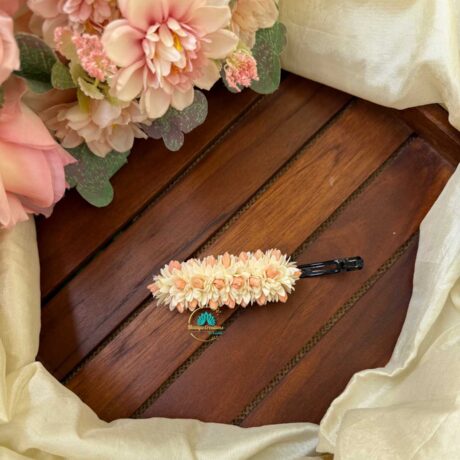 Real Look like White with Peach – Jasmine Centre Clip - J244