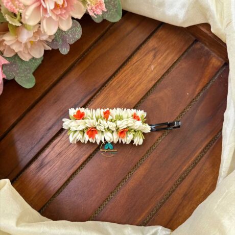 Real Look like Pichi with Kanakambaram with Green Touch– Pichi Centre Clip - J255