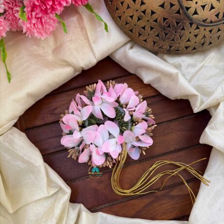 Orchid Petals Veni - Real Look a like white with Light Pink Orchid Petals Veni – Orchid Petals Veni - J276