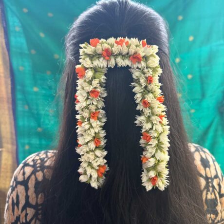 Centre Clip - Real Look like Bloomed Pichi with Kanakambaram Centre clip string - J295