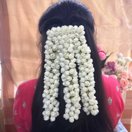 Centre Clip with 3 Layer Bloomed Mottu Malli –  J317