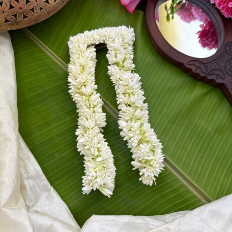 Centre Clip – Real Look like Bloomed Mullai clip string –  J339