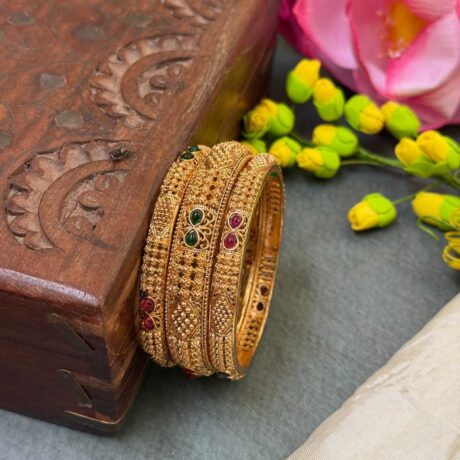 Premium Matte Finish Centre and Border Bangle Set - PGB56