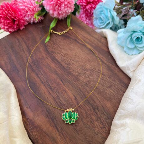Green Lotus Pendant Invisible Neckpiece – IN133