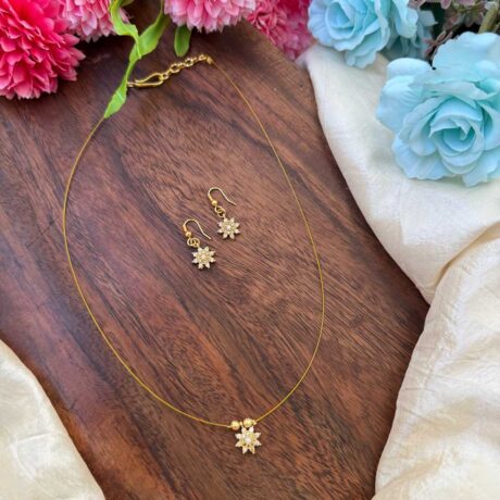 White Stone Flower Pendant Invisible Neckpiece – IN122