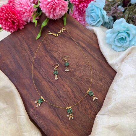 Green Stone Flower Pendant Invisible Neckpiece – IN146