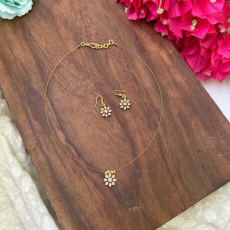 Single Flower design Pendant Invisible Neckpiece – IN164