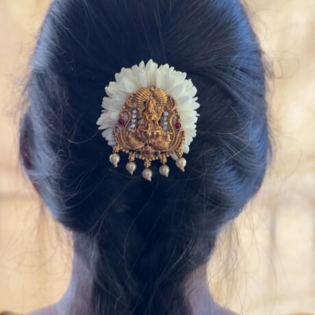 Lakshmi Pendant with Mullai Hair Accessories - J401
