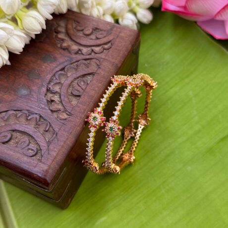 Premium White stone with Flower Cut Bangles Set - PGB61