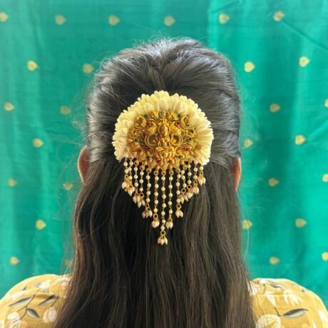 Maaya Lakshmi Jada Billai with Mullai Flower - J445