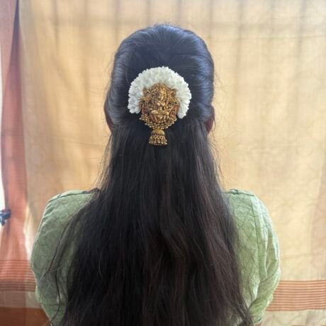 Lakshmi Jada Billai with Mullai Flower - J413