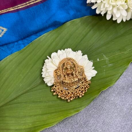 Minimal Maaya Lakshmi Jada Billai with Mullai Flower - j440