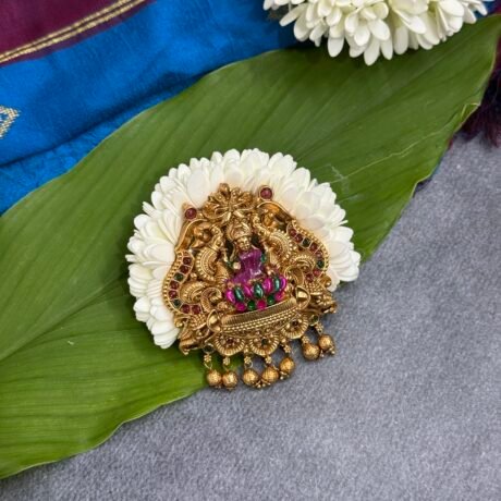Handpainted Maaya Lakshmi Jada Billai with Mullai Flower - j439